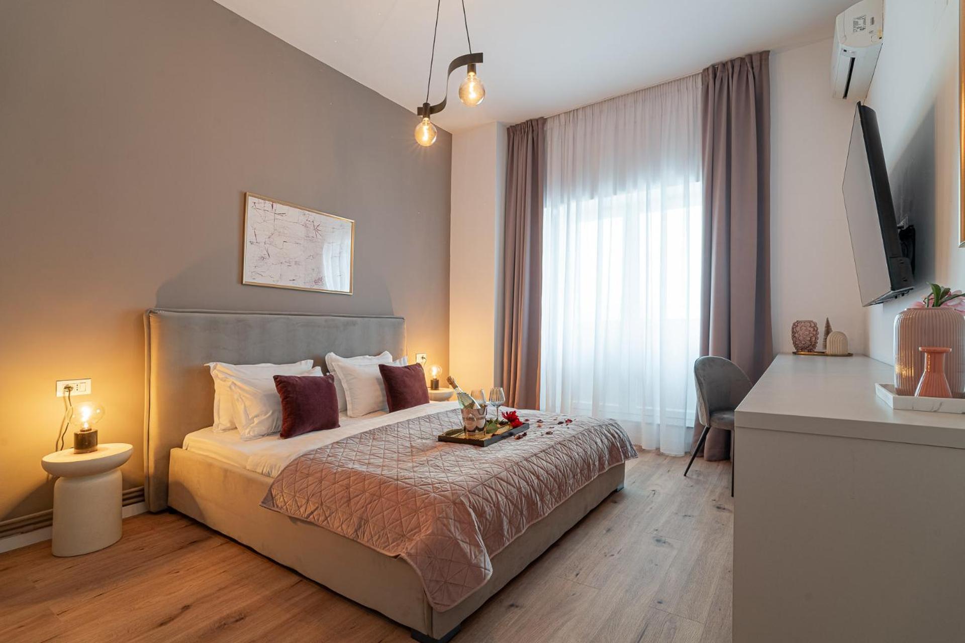 Loggia & Luxe 5br Penthouse In Universitatii Area * Bucarest