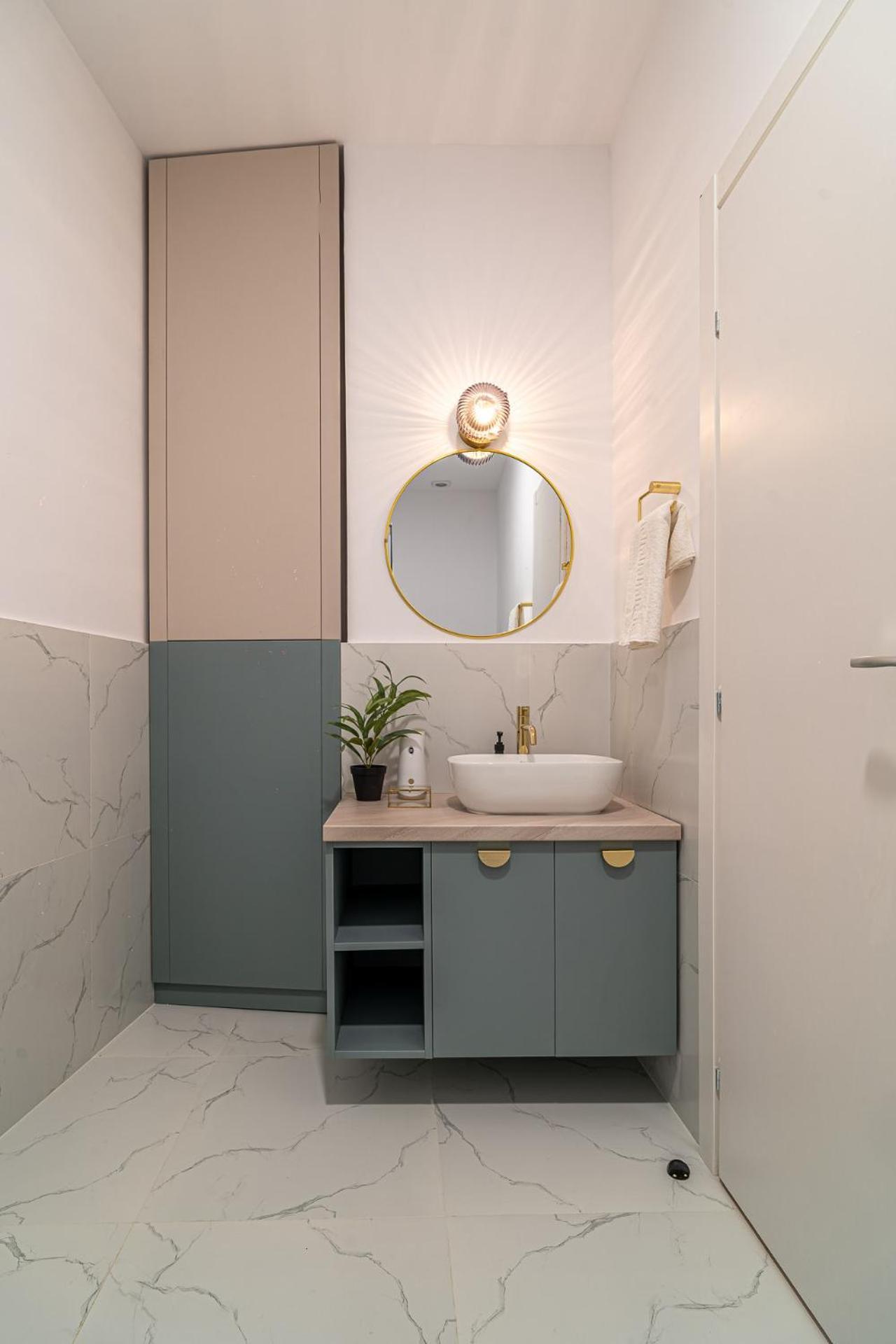 Loggia & Luxe 5br Penthouse In Universitatii Area Bucarest