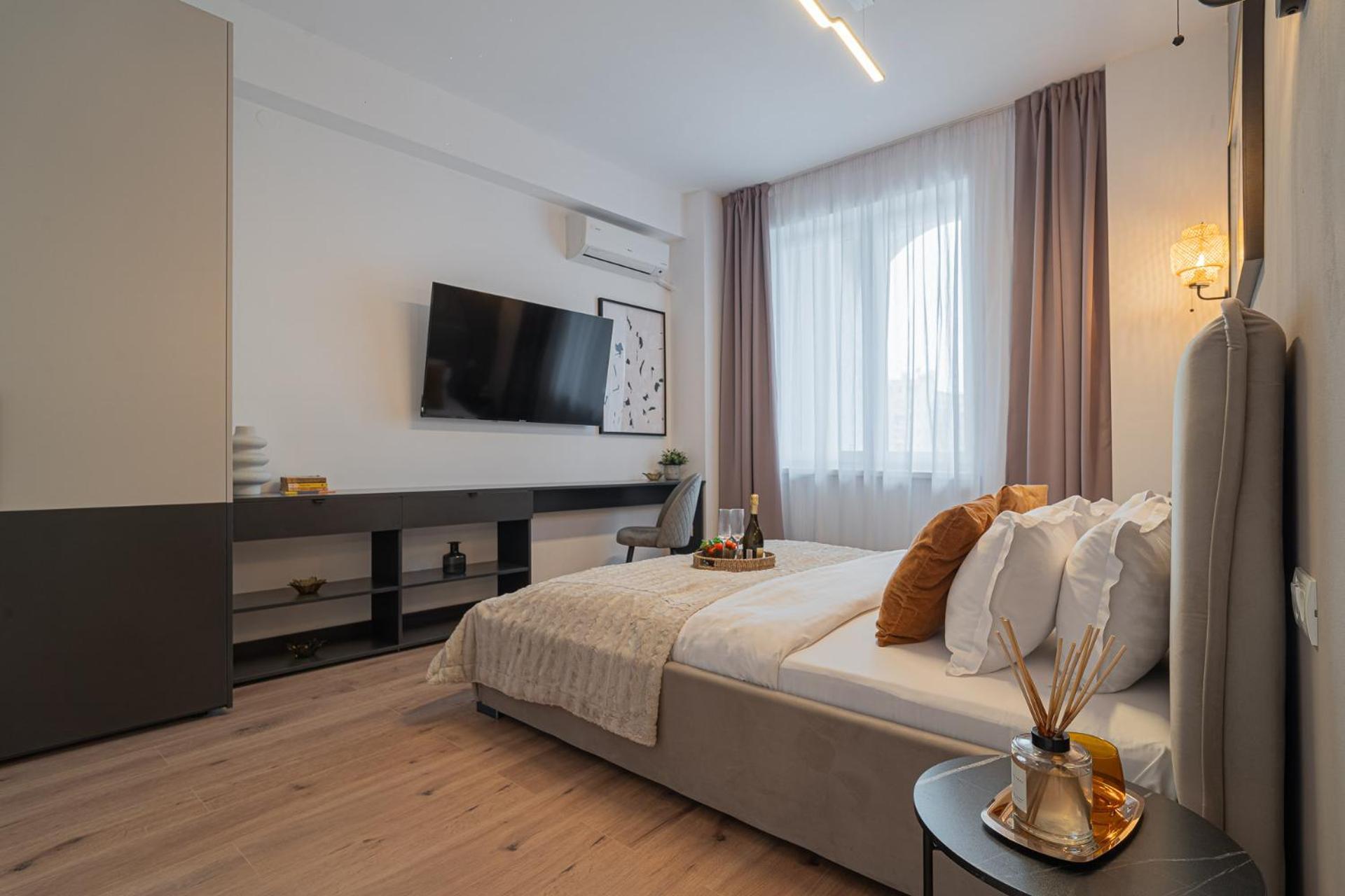 Loggia & Luxe 5br Penthouse In Universitatii Area *