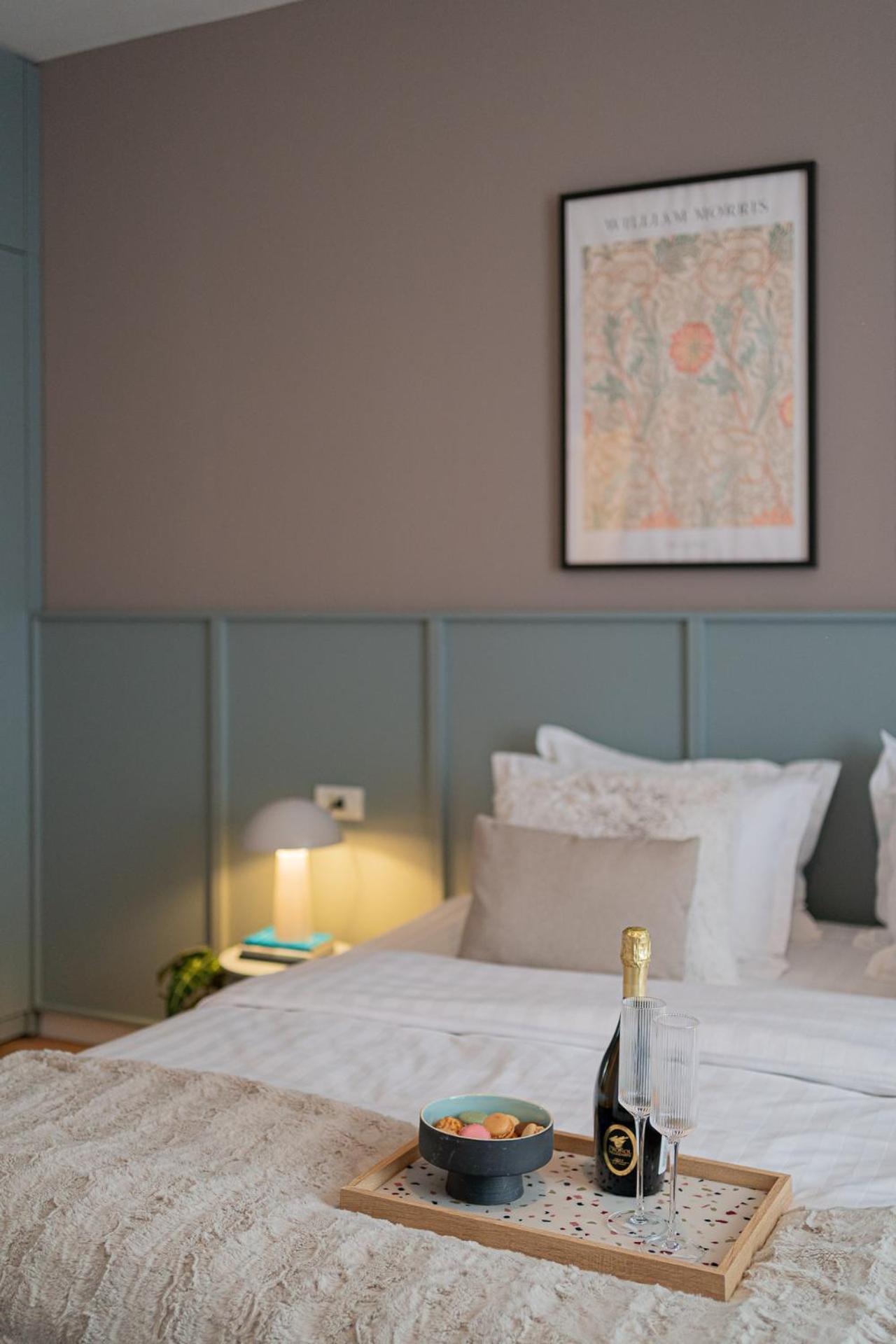 Loggia & Luxe 5br Penthouse In Universitatii Area *