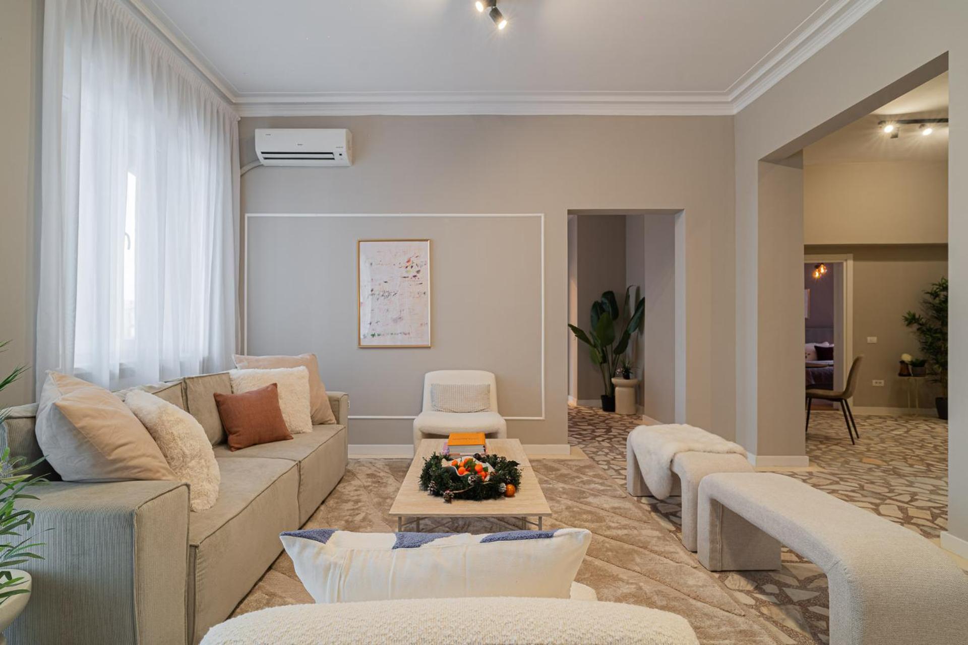 Loggia & Luxe 5br Penthouse In Universitatii Area
