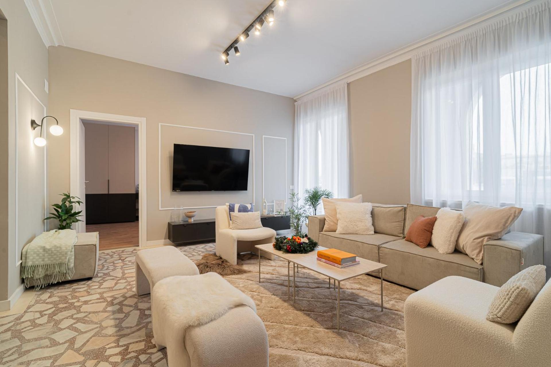 Loggia & Luxe 5br Penthouse In Universitatii Area Apartamento Bucarest
