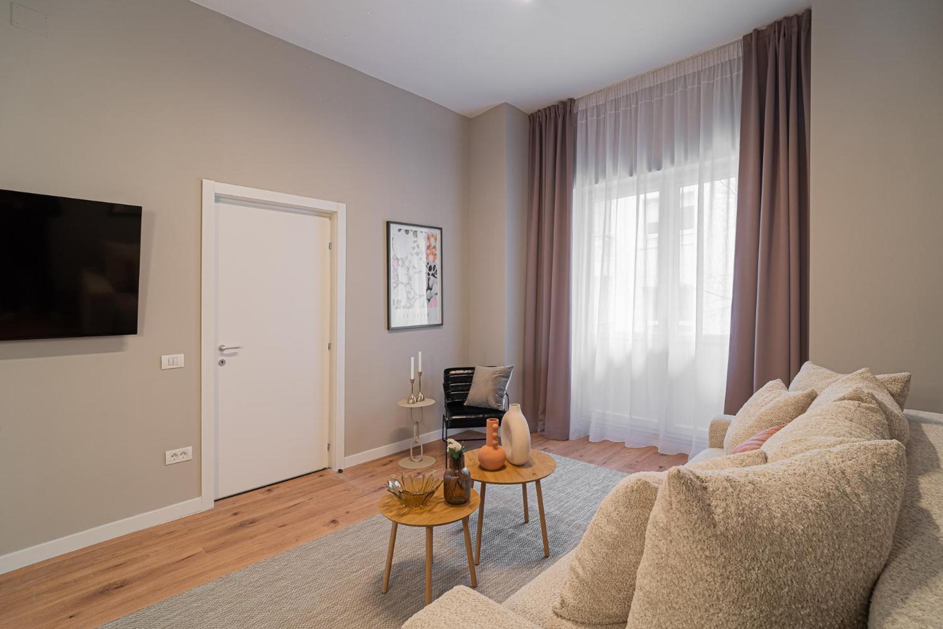 Loggia & Luxe 5br Penthouse In Universitatii Area Apartment *